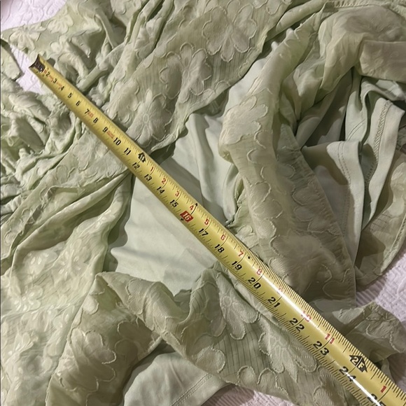 Green Halter Dress with Floral Pattern - Picture 11 of 11